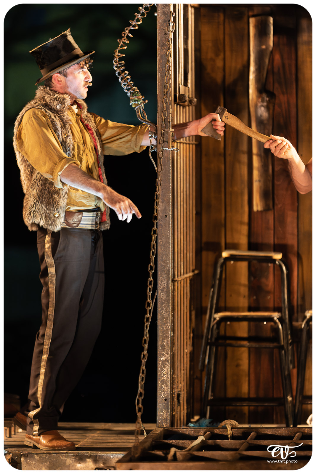 DE CHAIR ET D'ACIER (CIE 100 RACINES)